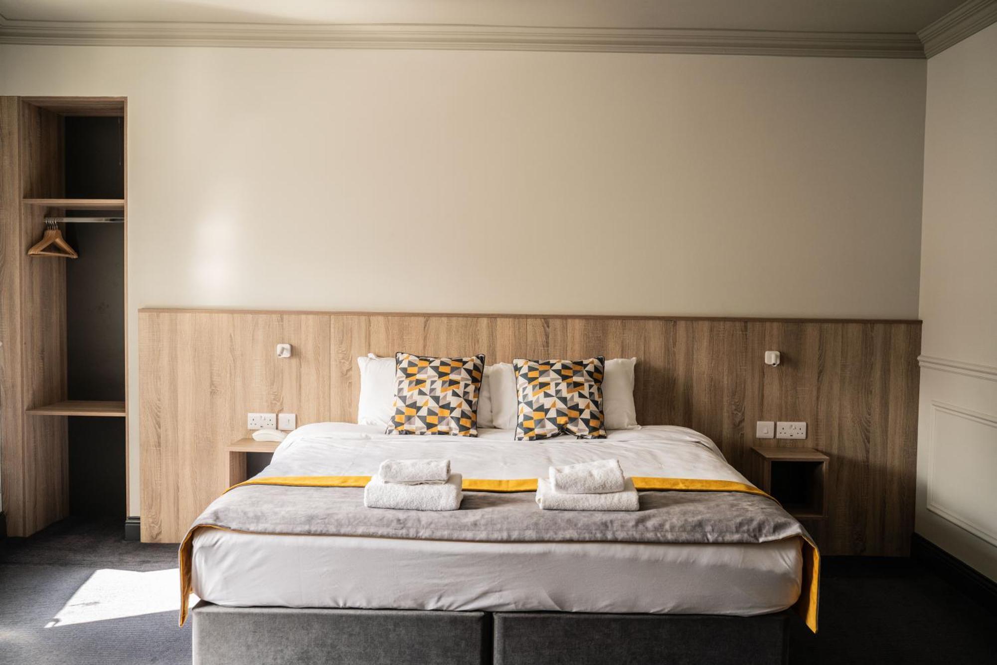 The Old Quarter Townhouse Hotel Limerick Junction Екстериор снимка